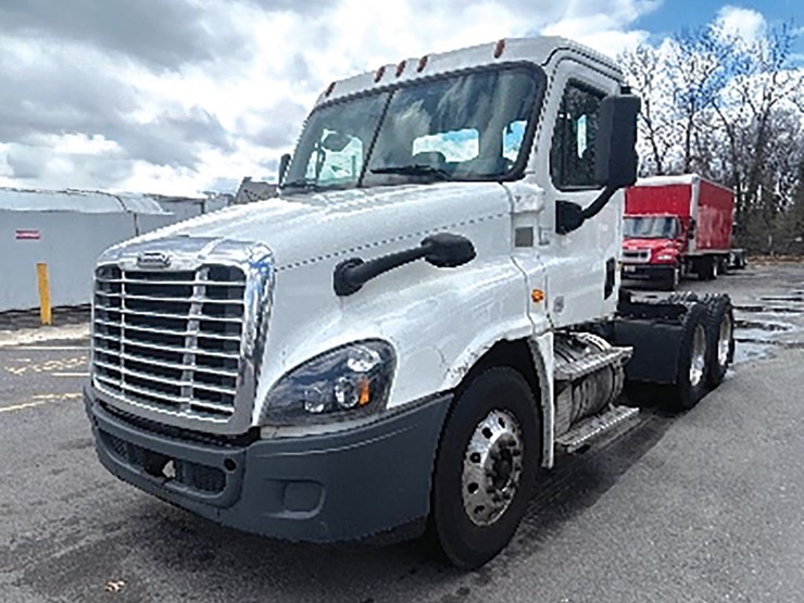 2019-freightliner-cascadia-125-image-1