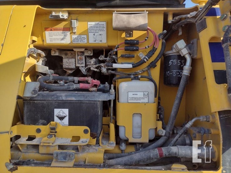 komatsu-d51pxi-24-image-22