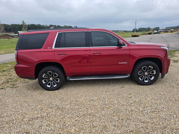 2015-gmc-yukon-image-15