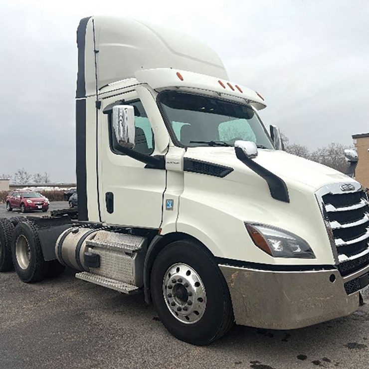 2021 FREIGHTLINER CASCADIA 126
