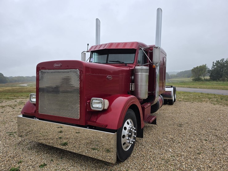 1996-peterbilt-379-image-1