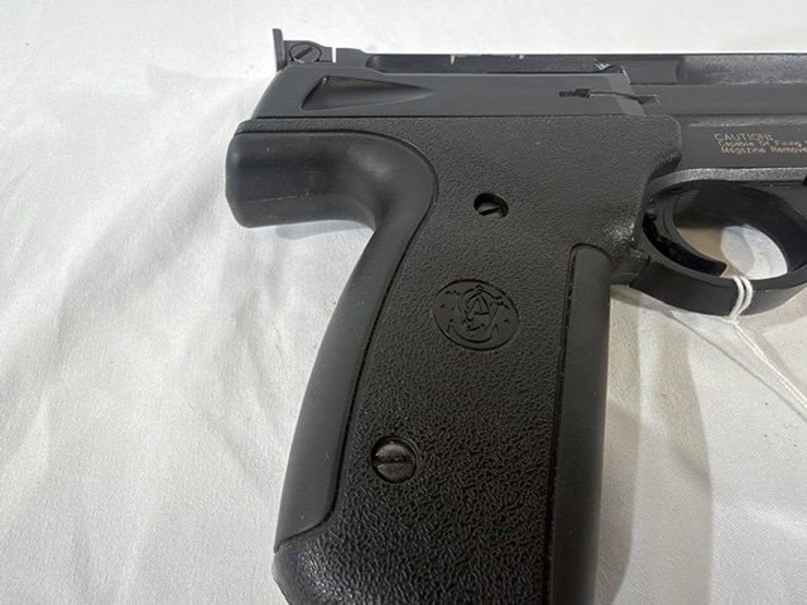 #16-•-smith-&-weson-22a-pistol-image-34