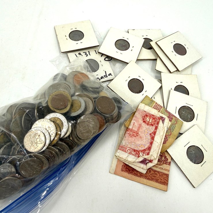 #40052 • CANADA AND FOREIGN COINS