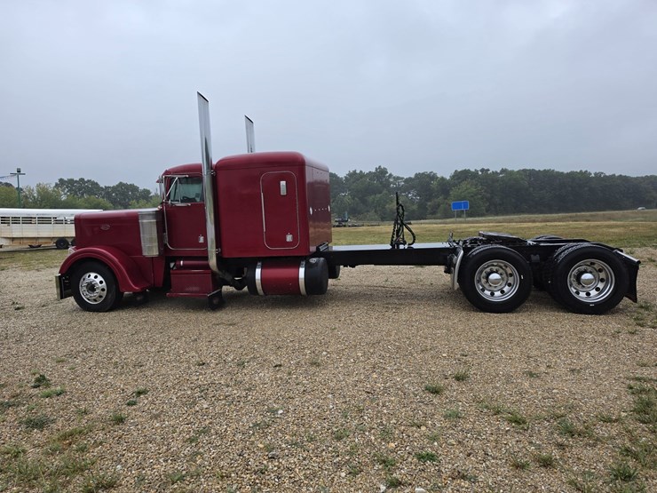 1996-peterbilt-379-image-8