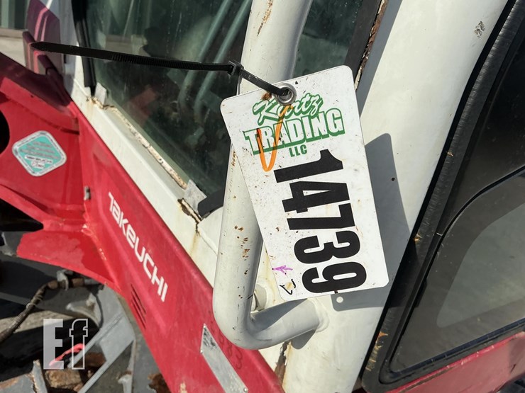2018-takeuchi-tb260-image-19