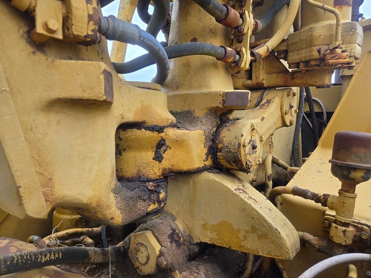 caterpillar-621-image-52