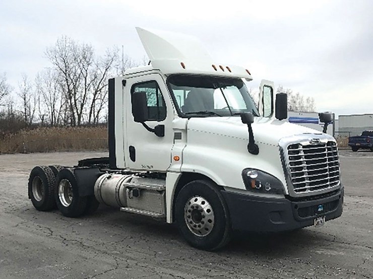 2018-freightliner-cascadia-125-image-1