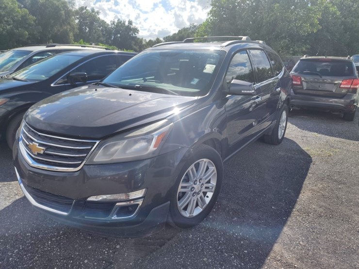 2014-chevrolet-traverse-image-2