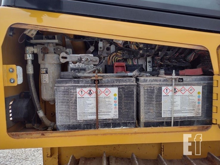 caterpillar-d1-image-31