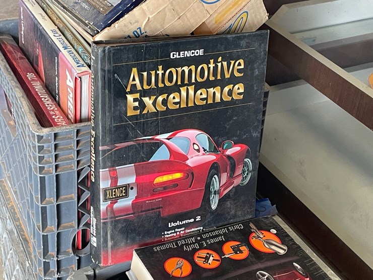 #1061-•-car,-textbooks,-shop-manuals-(on-site-in-las-cruces,-nm)-image-7