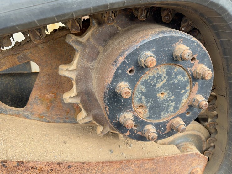 2014-bobcat-t650-image-15