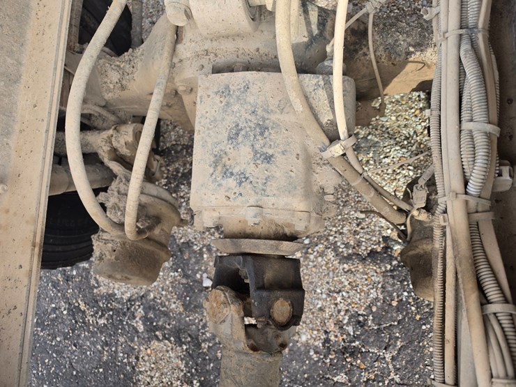 2007-freightliner-m2-106-image-44