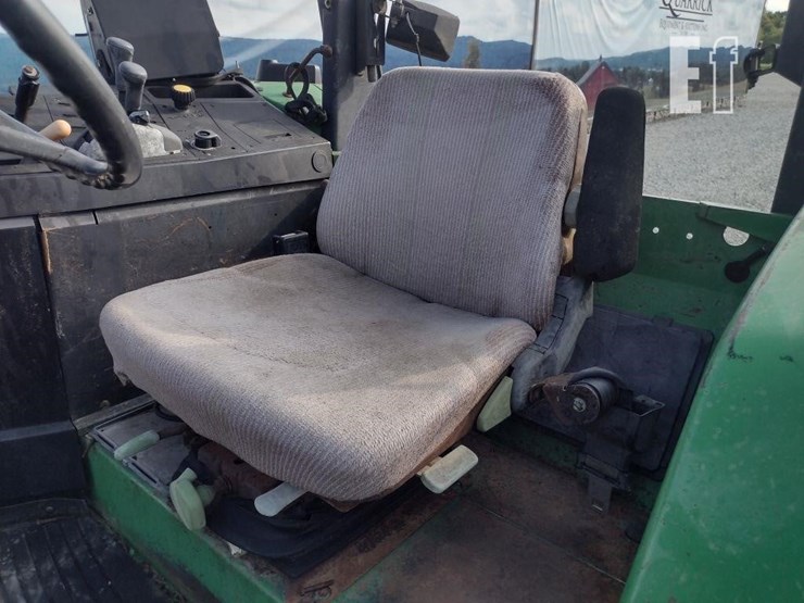 john-deere-6210-image-10