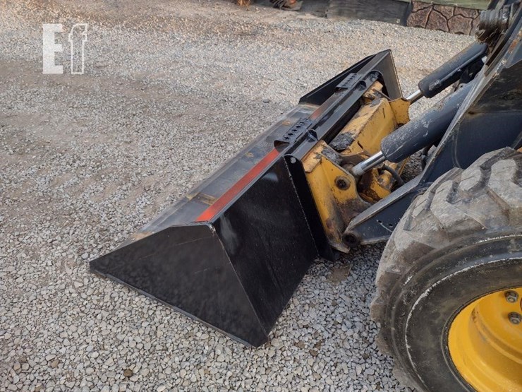 2019-deere-332g-image-15