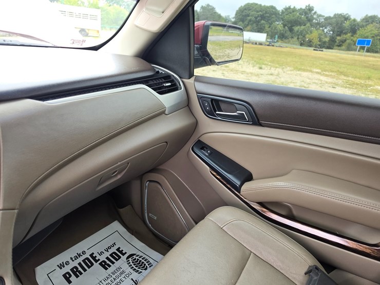 2015-gmc-yukon-image-38