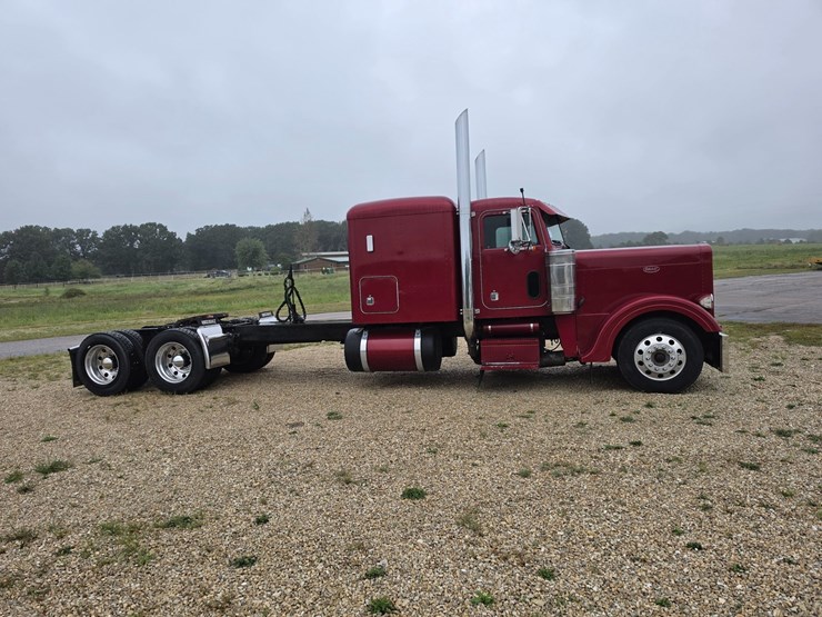 1996-peterbilt-379-image-20