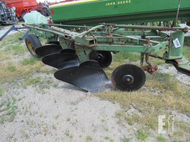 john-deere-plow-76286-image-2