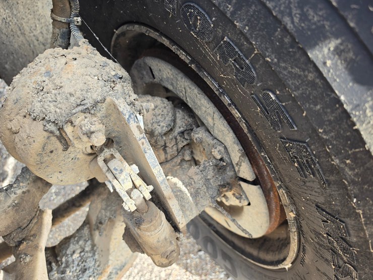 2007-freightliner-m2-106-image-52