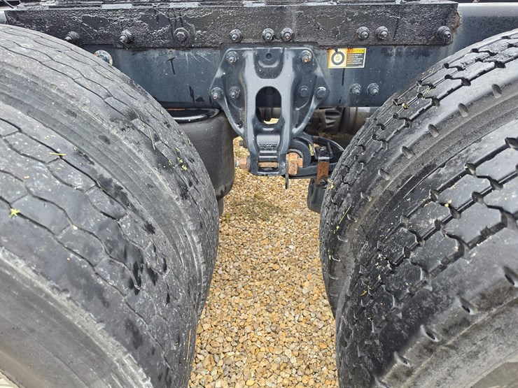2018-peterbilt-389-image-110