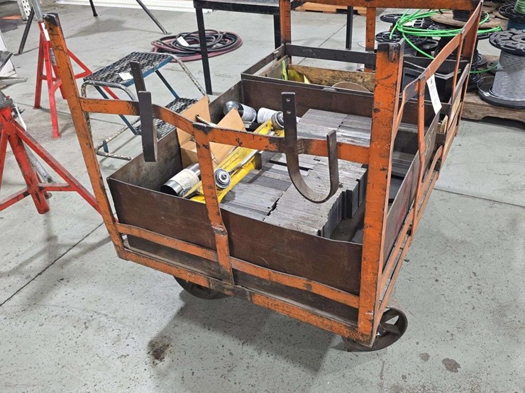 hd-roll-around-cart-with-hd-trolly-ram-and-accessories,-and-lot-of-hd-steel-plates-image-3
