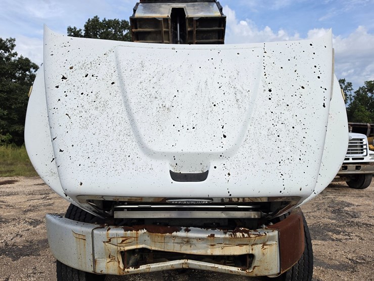 2007-freightliner-m2-106-image-61