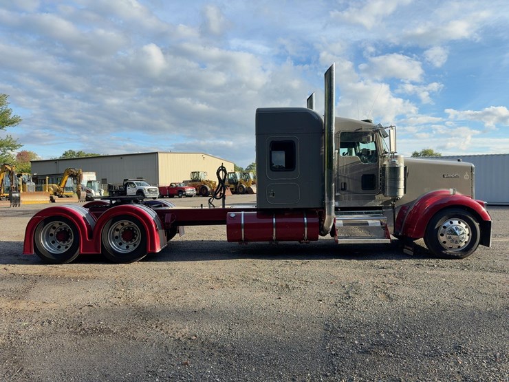 2002-kenworth-w900-image-6