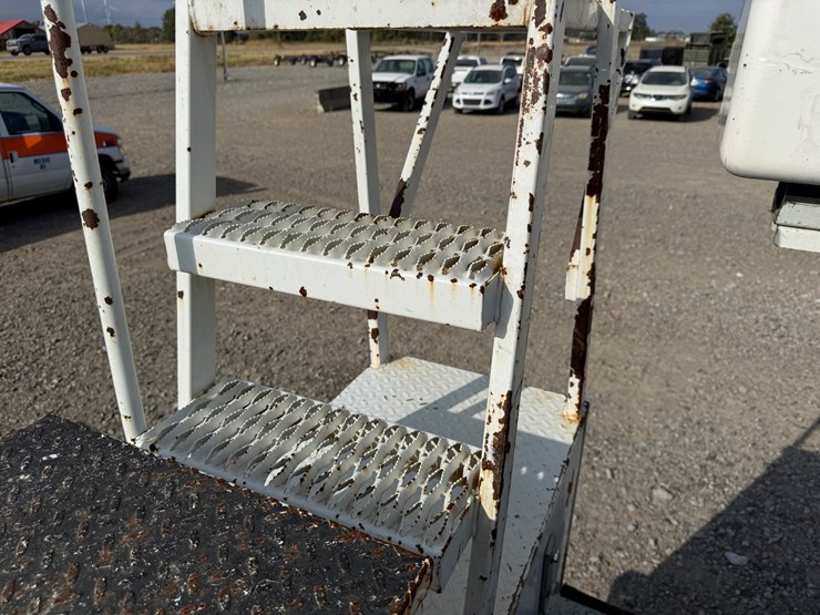 2013-international-durastar-4300-image-67