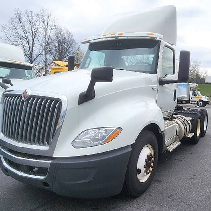 2018 INTERNATIONAL LT