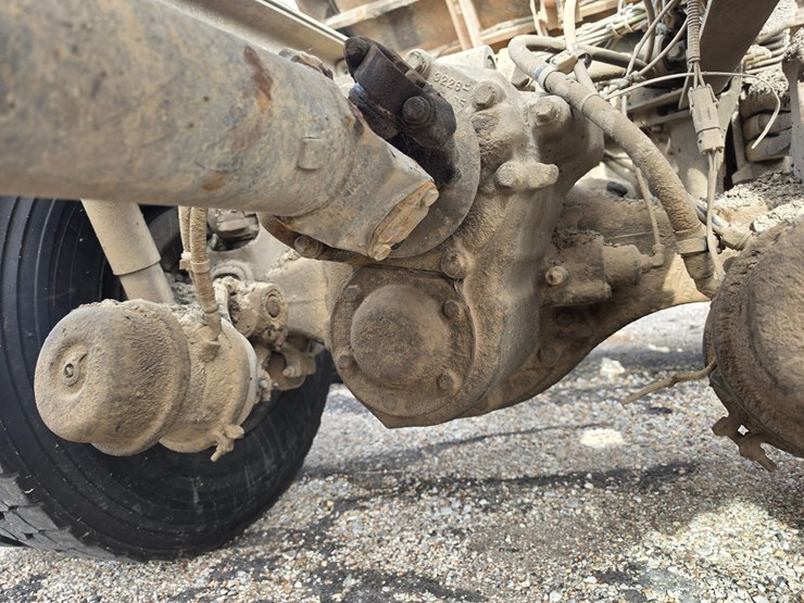 2007-freightliner-m2-106-image-43