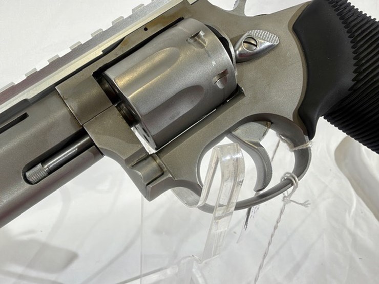 #20-•-taurus-tracker-revolver-image-15
