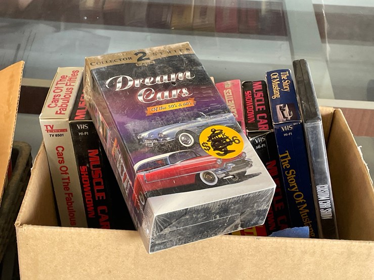 #1061-•-car,-textbooks,-shop-manuals-(on-site-in-las-cruces,-nm)-image-4