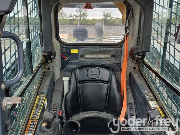 2019-deere-333g-image-33