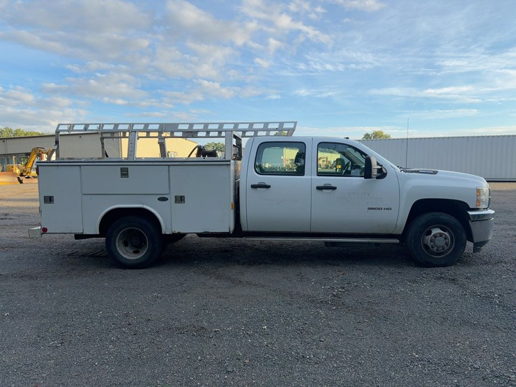 2013-chevrolet-3500hd-image-6