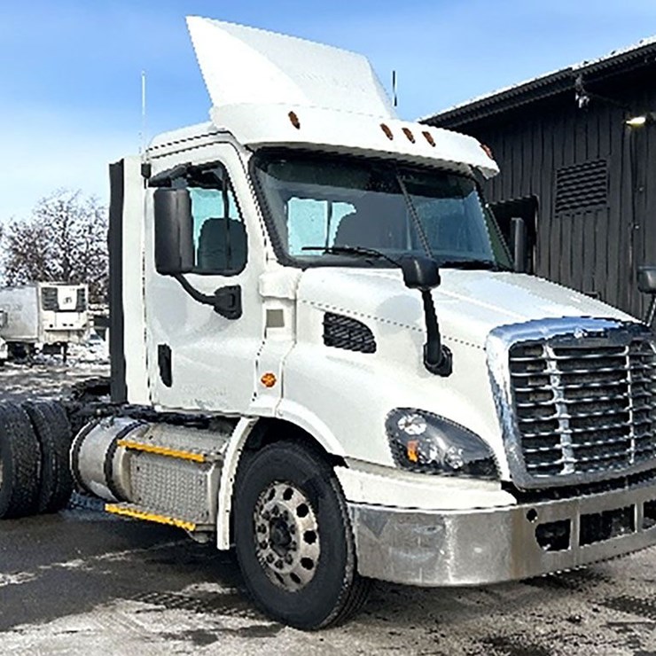 2017 FREIGHTLINER CASCADIA 113