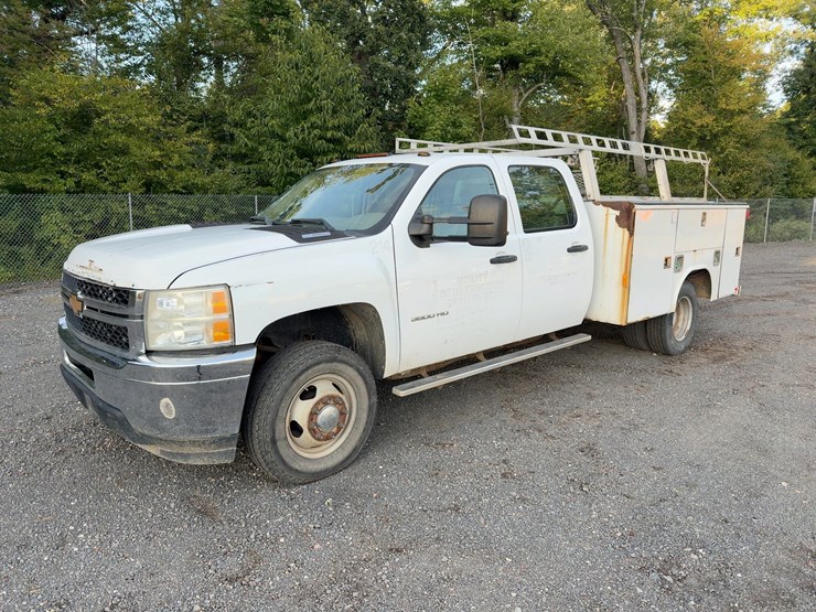 2013-chevrolet-3500hd-image-1