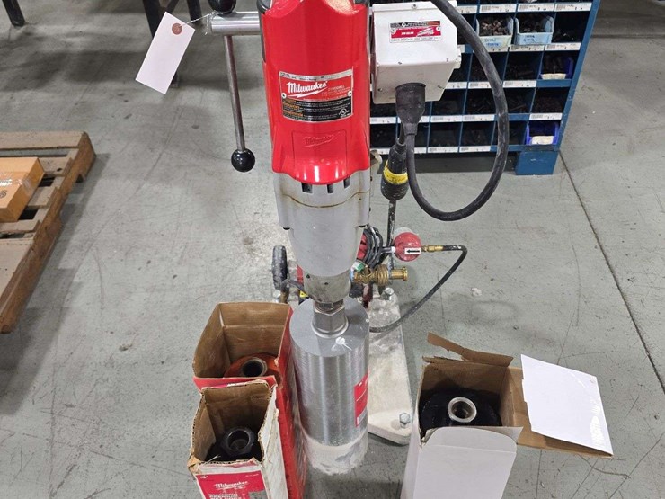 milwaukee-dymodrill-heavy-duty-diamond-core-concrete-drill-rig-motor,-drills-2-10'',-with-4-bits,-110-plug-in,-adjustable-height,-image-2