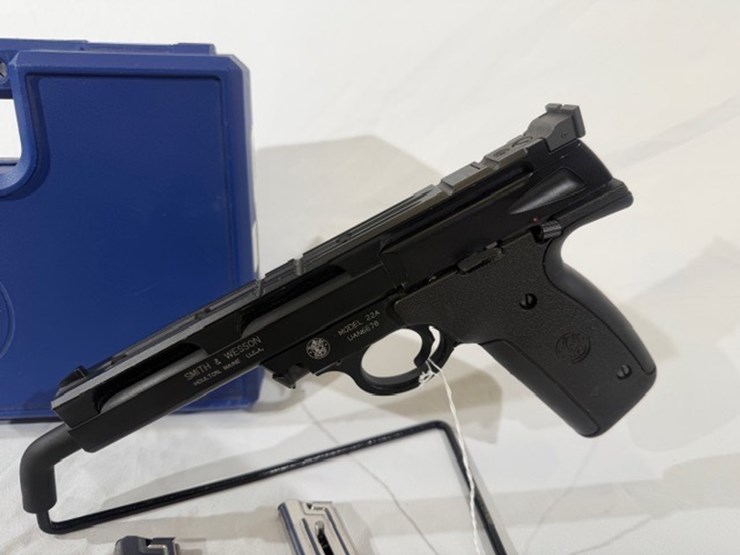#16-•-smith-&-weson-22a-pistol-image-4