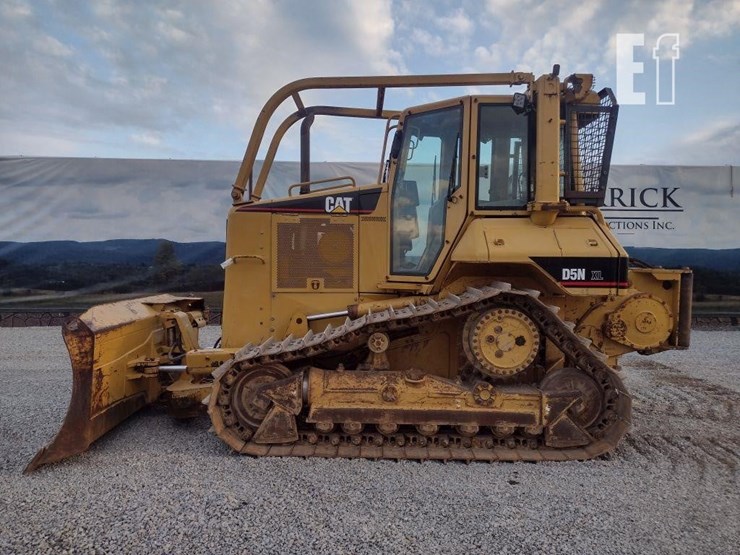 2006-caterpillar-d5n-xl-image-1
