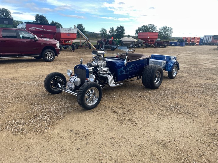 #7900-•-1923-ford-t-bucket-"bad-attitude"-and-2003-cmt-manufacturing-trailer-(has-wi-title)-(downing,-wi)-image-1