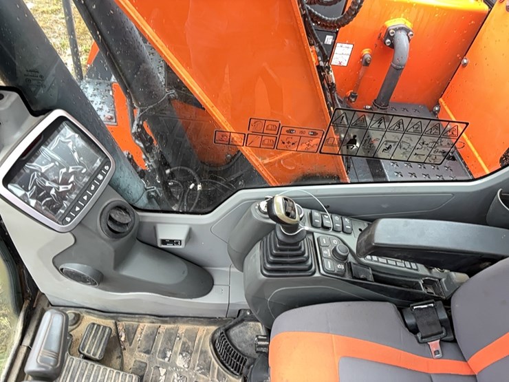 2017-doosan-dx140-lcr-image-21