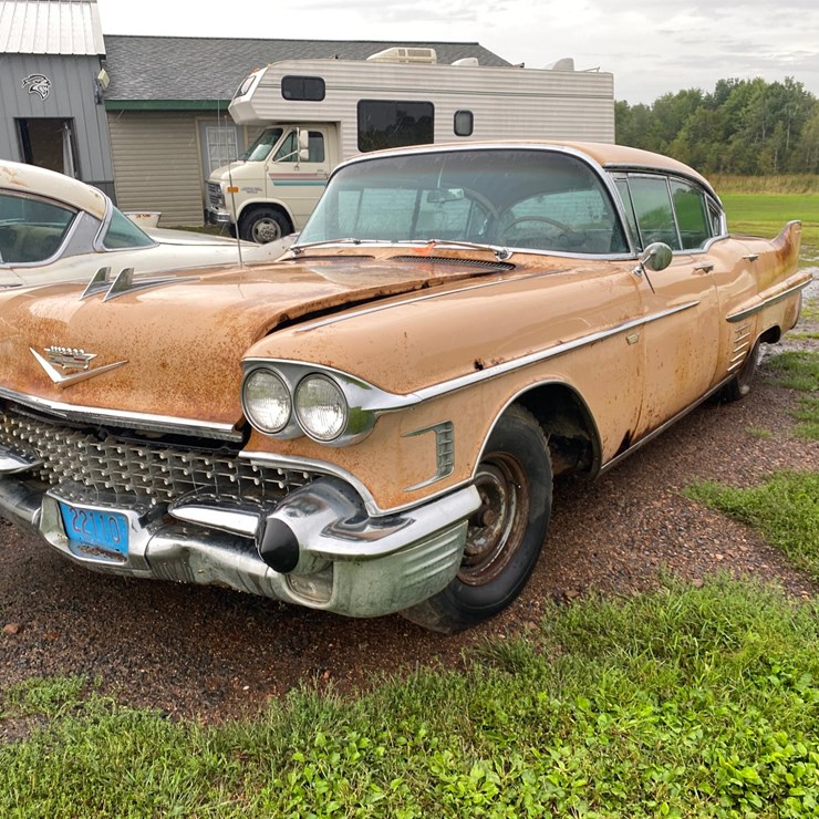 #7475 • 1958 Cadillac Sedan De Ville (Has WI Title) (Arpin, WI)