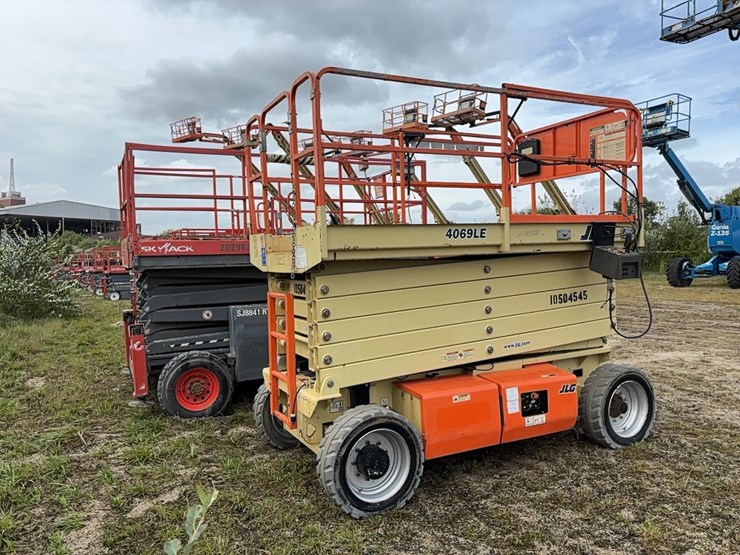 2002-jlg-4069le-image-3