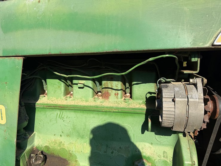 john-deere-4010-image-37