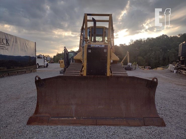 2006-caterpillar-d5n-xl-image-2