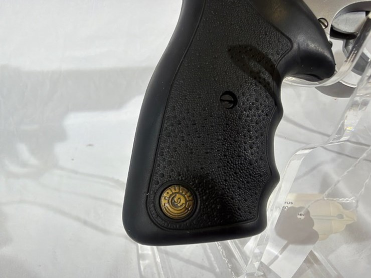 #21-•-taurus-980-revolver-image-18