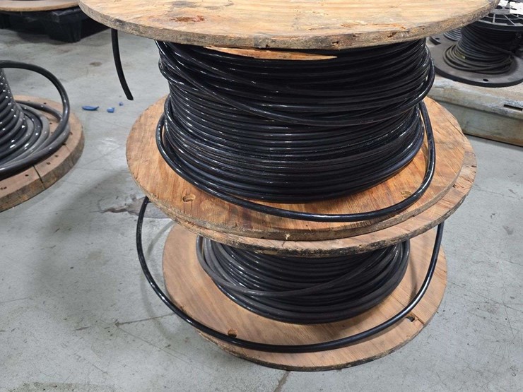 2-roll-medium-size-cable,-600-volt,-gas-and-oil-resistant,-multi-strand-copper-wire-image-1