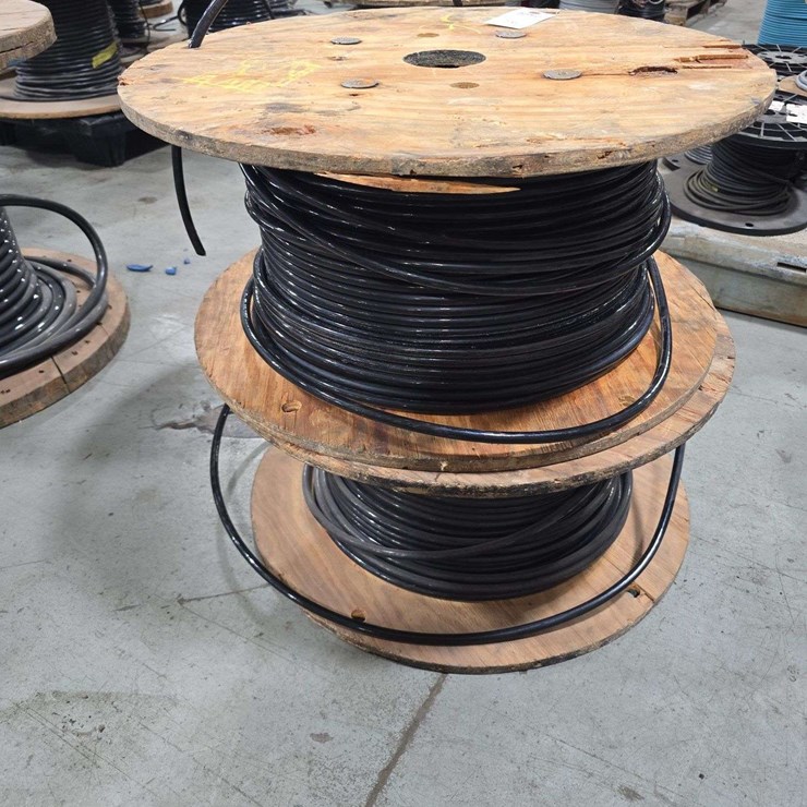 2 Roll medium size cable, 600 volt, gas and oil resistant, multi strand copper wire