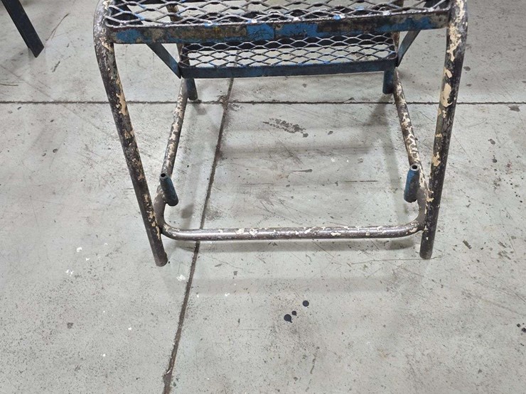 steel-2-step-stand-image-4