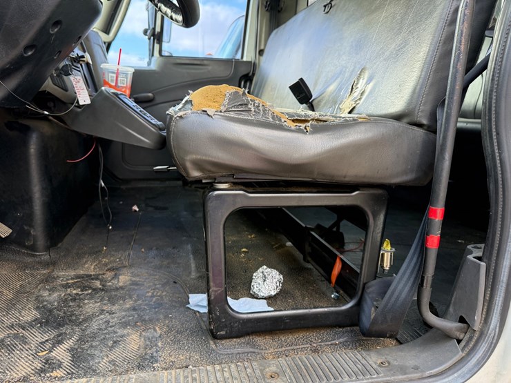 2013-international-durastar-4300-image-111