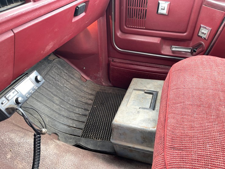 1985-ford-f350-xl-image-48
